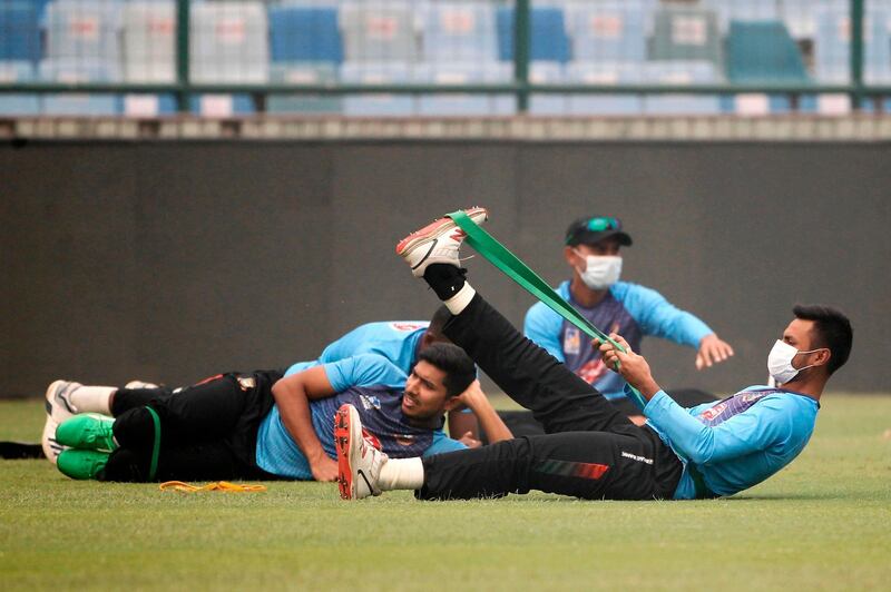 Bangladesh players train amid heavy smog in New Delhi. AFP
