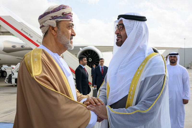 Sheikh Mohamed welcomes Sultan Haitham to the UAE capital