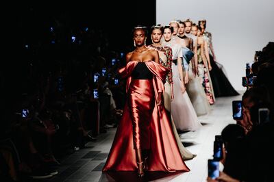 epa06193417 Models present creations from the Bibhu Mohapatra collection at New York Fashion Week Spring 2018, in New York, New York, USA, 08 September 2017. The Spring 2018 collections are being presented from 07 to 13 September.  EPA/ALBA VIGARAY
