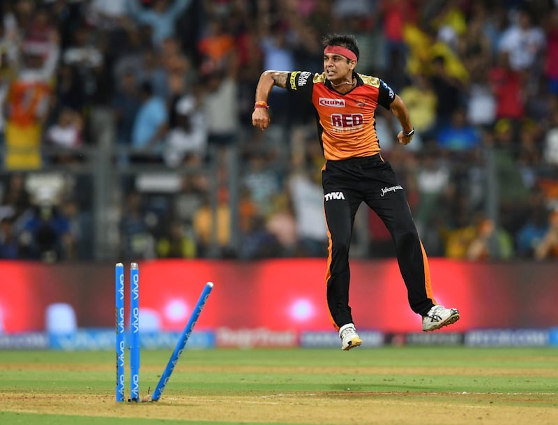 Sunrisers Hyderabad cricketer Siddarth Kaul celebrates after taking the wicket of Chennai Super Kings batsman Ambati Rayudu during the 2018 Indian Premier League (IPL) Twenty20 first qualifier cricket match between Chennai Super Kings and Sunrisers Hyderabad at the Wankhede Stadium in Mumbai on May 22, 2018. / AFP PHOTO / PUNIT PARANJPE / ----IMAGE RESTRICTED TO EDITORIAL USE - STRICTLY NO COMMERCIAL USE----- / GETTYOUT