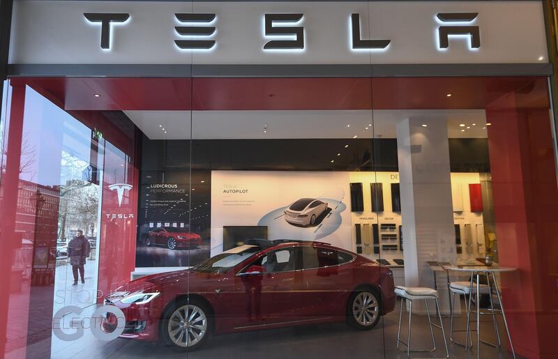 (FILES) In this file photo taken on February 8, 2018 a Tesla Model S car by US car maker Tesla is displayed at a store in Brussels.
Tesla, which until recently had been seen as cruising to a bright future, has suddenly hit a rough stretch as fresh concerns over the future of autonomous vehicles have exacerbated worries over its ability to hit production targets. Shares in the California electric car innovator dove more than eight percent in afternoon trade on March 28, 2018 a day after an 8.22 percent slide. The declines have wiped out some $9 billion in market.

 / AFP PHOTO / Emmanuel DUNAND