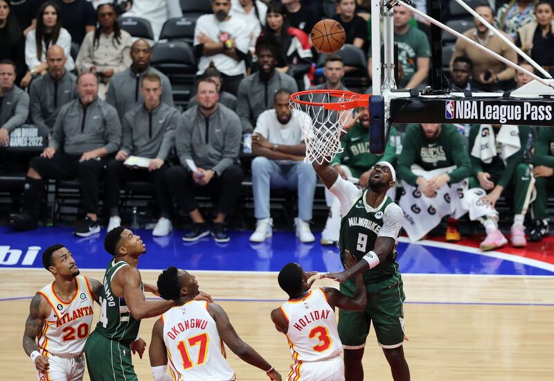 Bobby Portis Jr of Milwaukee scores.