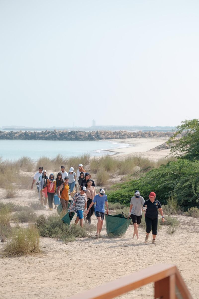 A beach clean in the UAE. Courtesy: Connect with Nature 