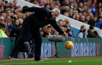 Soccer Football - Championship - Aston Villa vs Sheffield Wednesday - Villa Park, Birmingham, Britain - November 4, 2017   Aston Villa Manager Steve Bruce   Action Images/Craig Brough  EDITORIAL USE ONLY. No use with unauthorized audio, video, data, fixture lists, club/league logos or "live" services. Online in-match use limited to 75 images, no video emulation. No use in betting, games or single club/league/player publications. Please contact your account representative for further details.