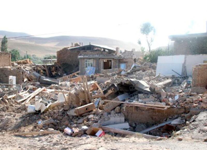 Damaged houses are seen in the earthquake stricken town of Bushehr in Iran April 9, 2013. A powerful earthquake struck close to Iran's only nuclear power station on Tuesday, killing 30 people and injuring 800 as it devastated small villages, state media reported. REUTERS/Mehr News Agency (IRAN - Tags: DISASTER) ATTENTION EDITORS - THIS IMAGE WAS PROVIDED BY A THIRD PARTY. THIS PICTURE IS DISTRIBUTED EXACTLY AS RECEIVED BY REUTERS, AS A SERVICE TO CLIENTS *** Local Caption ***  IRA01_IRAN-QUAKE-_0409_11.JPG