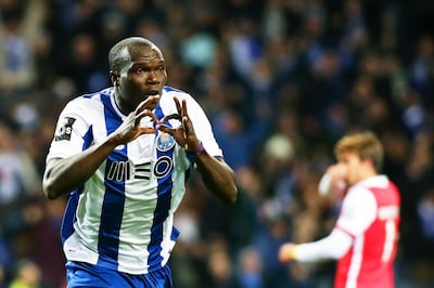 epa06494778 FC Porto's Vincent Aboubakar celebrates after scoring the 3-1 lead during the Portuguese First League soccer match between FC Porto and Sporting Braga at Dragao stadium in Porto, Portugal, 03 February 2018.  EPA/JOSE COELHO