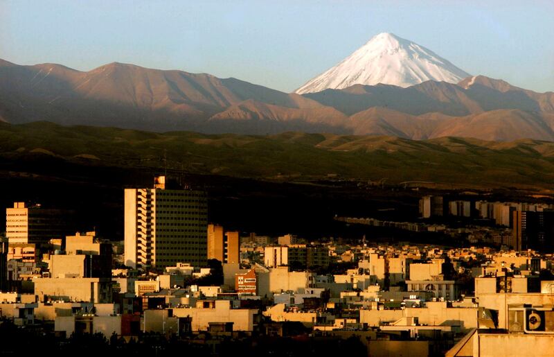 FILE PHOTO: A general view of the Damavand summit northeast of Tehran, Iran, May 19, 2006. REUTERS/Morteza Nikoubazl/File Photo