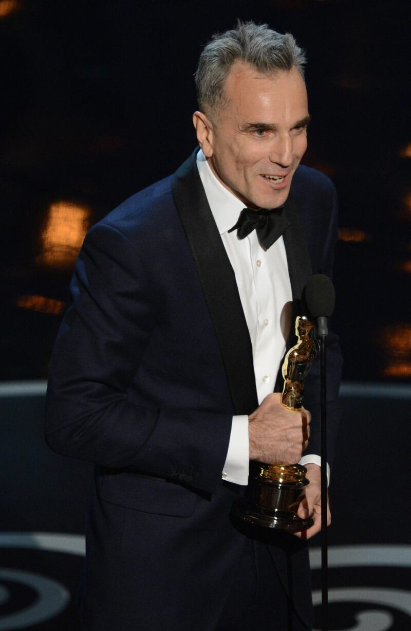 Best Actor winner Daniel Day-Lewis accepts the trophy onstage at the 85th Annual Academy Awards on February 24, 2013 in Hollywood, California. AFP PHOTO/Robyn BECK
 *** Local Caption ***  565363-01-08.jpg