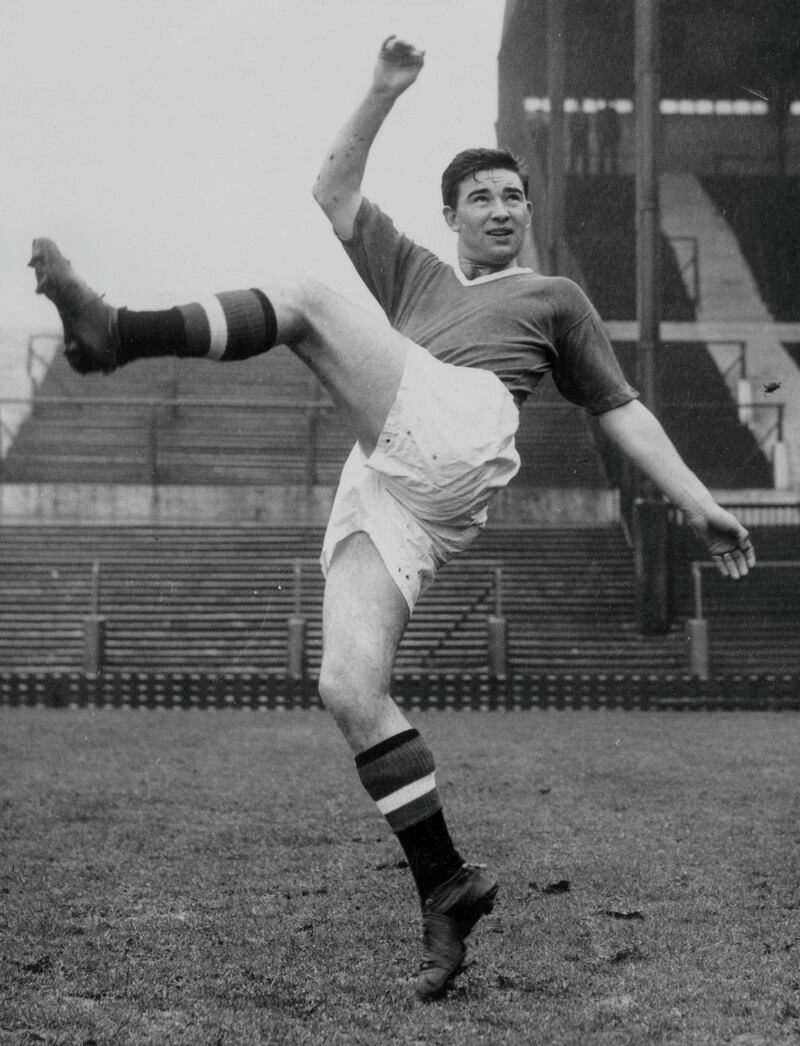 1st April 1957:  Manchester United footballer, Jackie Blanchflower. His brother Danny was also a footballer and captained Tottenham Hotspur.  (Photo by Central Press/Getty Images)