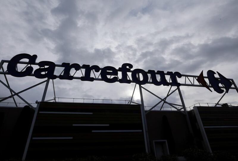 FILE PHOTO: Carrefour logo is seen outside a hypermarket at Europe's largest supermarket retailer in Nice, France, March 31, 2018.   REUTERS/Eric Gaillard/File Photo
