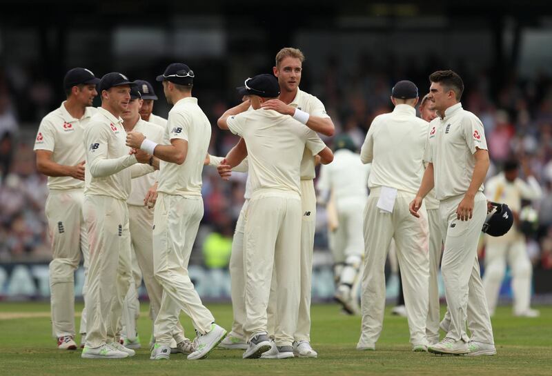 Cricket - England v Pakistan - Second Test - Emerald Headingley Stadium, Leeds, Britain - June 3, 2018     England's Stuart broad and team mates celebrate the fall of Pakistan's final wicket    Action Images via Reuters/Lee Smith