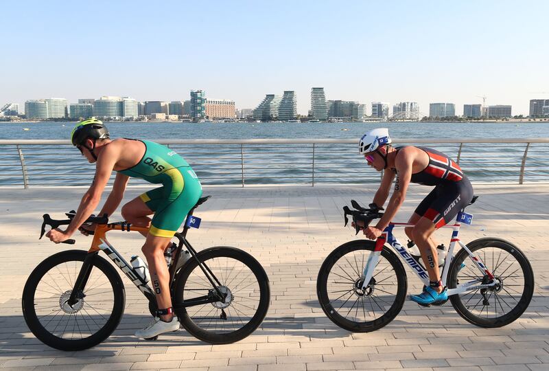 Competitors take part in the cycling leg of the World Triathlon Championship Finals