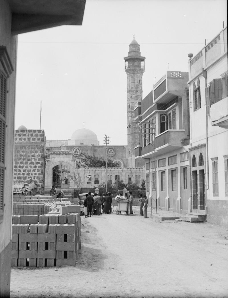 Palestine disturbances during summer 1936. Jaffa. Mosque of Hasan Bey [i.e., Bek] bordering on Tel-Aviv. Photo: Library of Congress