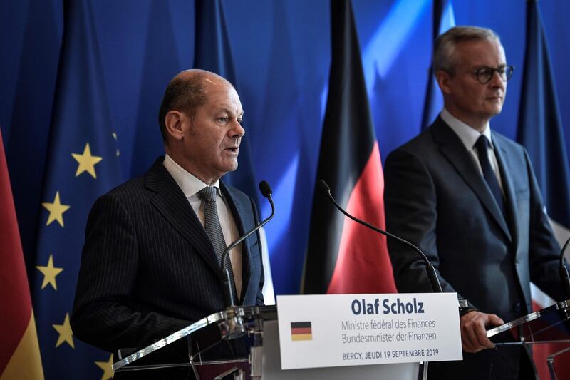 German Finance Minister Olaf Scholz (L) and French Economy Minister Bruno Le Maire give a press conference following the 50th French German economic and financial council on September 19, 2019 in Paris.   / AFP / STEPHANE DE SAKUTIN
