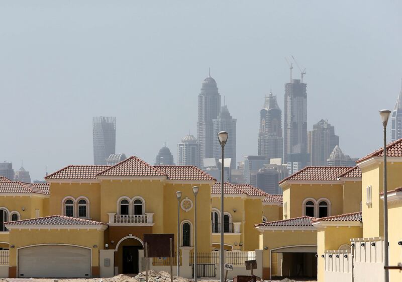 DUBAI , UNITED ARAB EMIRATES Ð May 30 , 2013 : View of the villas in Jumeirah Park in Dubai.  ( Pawan Singh / The National ) For Business Stock


