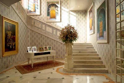The Vestibile at Suján Rajmahal Palace. The vestibule of the staircase features a ‘marble’ piano, said to be gifted by Queen Elizabeth II during her 1961 visit to India.