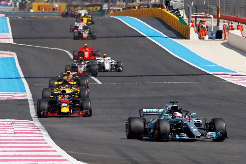 epa06836495 British Formula One driver Lewis Hamilton (front) of Mercedes AMG GP in action during the 2018 French Formula One Grand Prix at Paul Ricard circuit in Le Castellet, France, 24 June 2018.  EPA/VALDRIN XHEMAJ