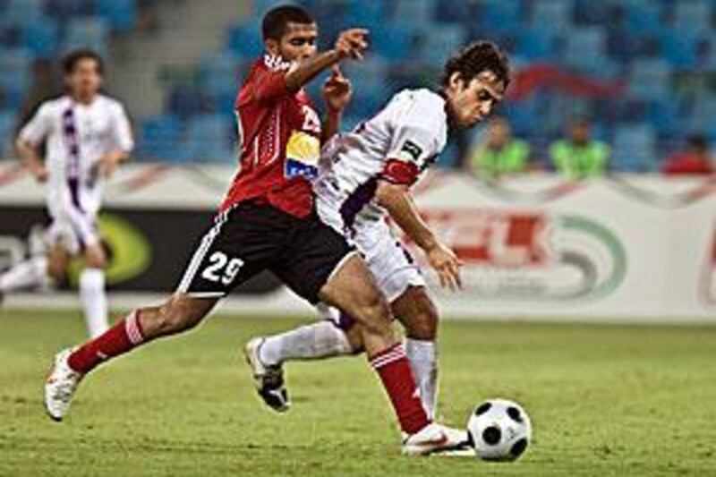 Jorge Valdivia, right, will be missing from Al Ain's side tonight when they take on Al Shabab in Riyadh.