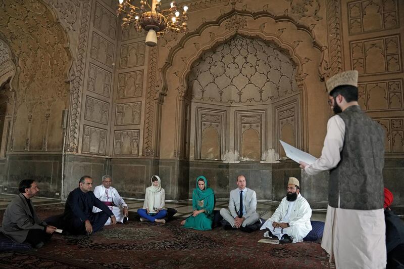 Britain's Prince William and Catherine, Duchess of Cambridge visit the Badshahi Mosque in Lahore, Pakistan October 17, 2019. Reuters