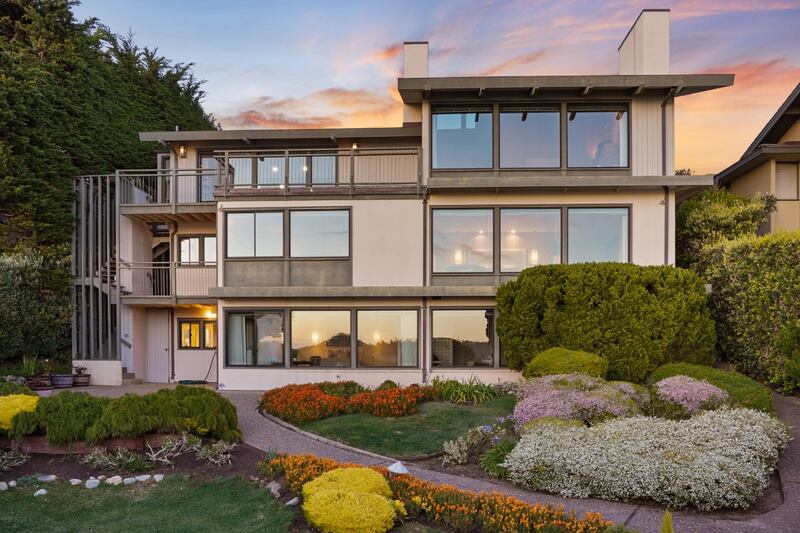 The four-bedroom home was designed by architect Richard Hicks. All photos: Sotheby’s International Realty, Carmel