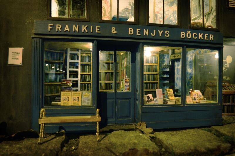 A miniature bookshop by Anonymouse. Courtesy Anonymouse MMX