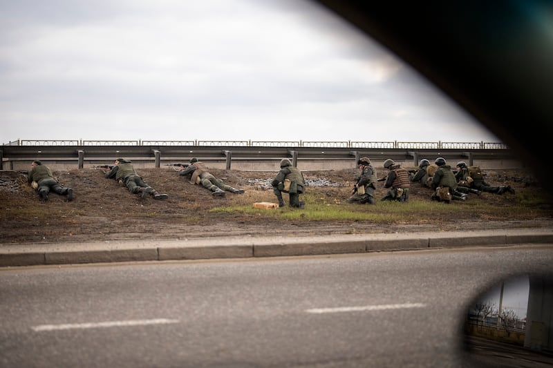 Ukrainian soldiers deployed in the city of Kiev. AP Photo