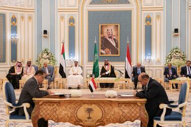 Sheikh Mohamed bin Zayed, Crown Prince of Abu Dhabi and Deputy Supreme Commander of the Armed Forces, and Saudi Crown Prince Mohammed bin Salman witness the signing of the Riyadh Agreement between the Yemeni government and the Southern Transitional Council, at the Saudi Royal Diwan. 