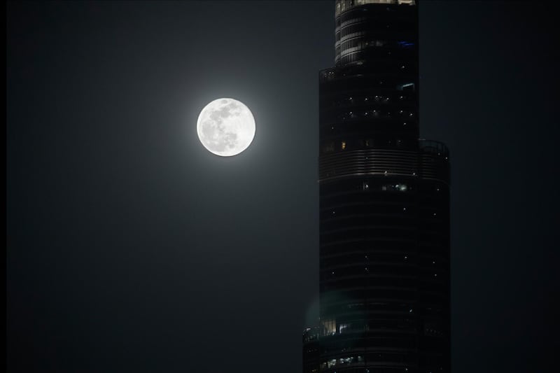 Supermoon in Dubai on April 27 th, 2021. 
Antonie Robertson / The National.
Reporter: None for National