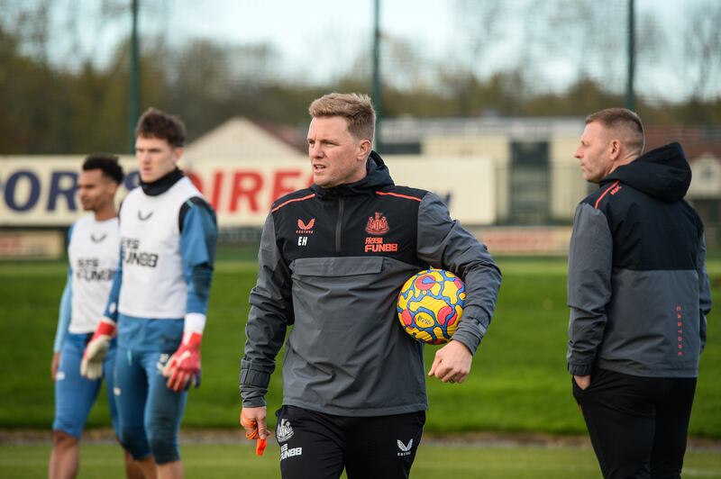 NEWCASTLE UPON TYNE, ENGLAND - NOVEMBER 09: Newcastle United Head Coach Eddie Howe takes his first training session at the Newcastle United Training Centre on November 09, 2021 in Newcastle upon Tyne, England. (Photo by Serena Taylor/Newcastle United via Getty Images)
