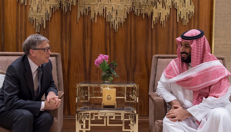 Saudi Crown Prince Mohammed bin Salman meets with Microsoft co-founder Bill Gates in Riyadh, Saudi Arabia November 14, 2017. Bandar Algaloud/Courtesy of Saudi Royal Court/Handout via REUTERS ATTENTION EDITORS - THIS PICTURE WAS PROVIDED BY A THIRD PARTY.