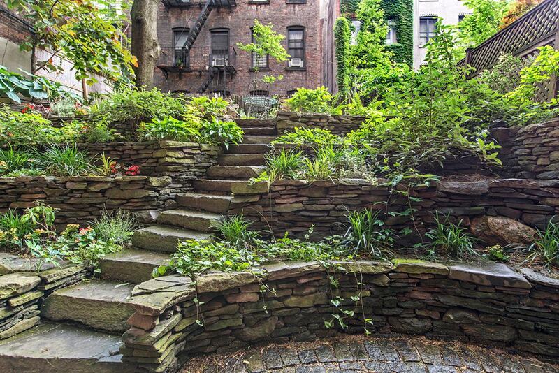 The terrace garden between 123 and 125 East 10th Street. Photo: Rich Caplan