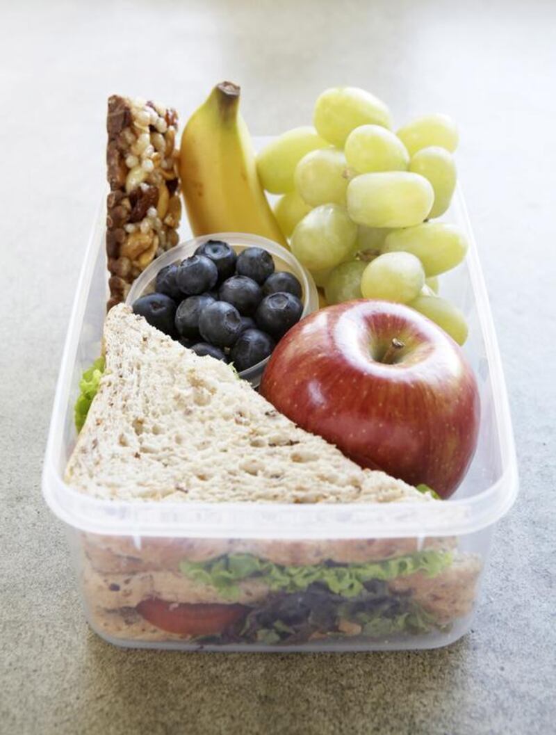  Include all five food groups, especially fruit and vegetables, meat, dairy products and grains are vital to a balanced lunch. 