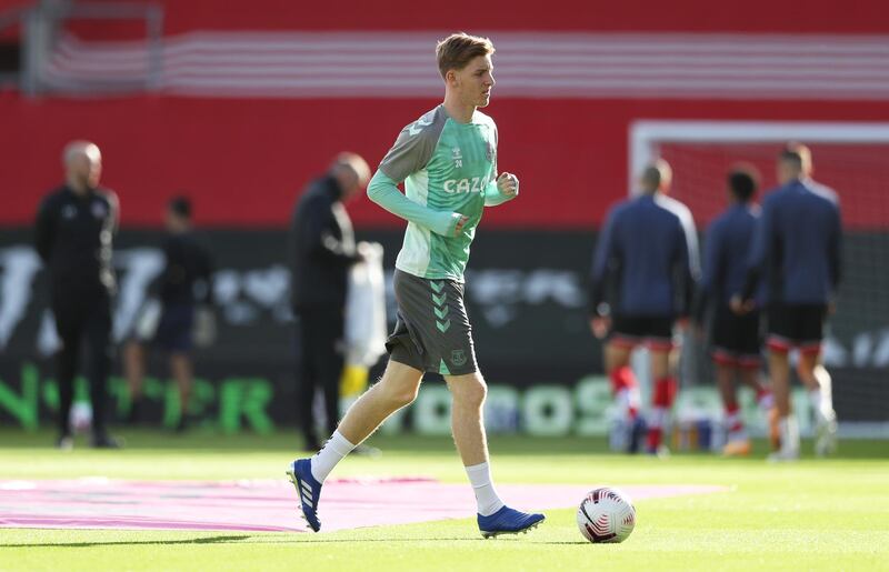 SOUTHAMPTON, ENGLAND - OCTOBER 25: Anthony Gordon of Everton warms up prior to the Premier League match between Southampton and Everton at St Mary's Stadium on October 25, 2020 in Southampton, England. Sporting stadiums around the UK remain under strict restrictions due to the Coronavirus Pandemic as Government social distancing laws prohibit fans inside venues resulting in games being played behind closed doors. (Photo by Naomi Baker/Getty Images)