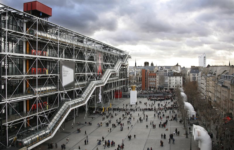 (FILES) In this file photo taken on January 21, 2007 in Paris shows the Pompidou Centre, designed by British architect Richard Rogers.  - British architect Richard Rogers, known for designing some of the world's most famous buildings including Paris' Pompidou Centre, has died aged 88, according to media reports.  Rogers, who changed the London skyline with distinctive creations such as the Millennium Dome and the 'Cheesegrater', "passed away quietly" on December 18, 2021, Freud communications agency's Matthew Freud told the Press Association.  (Photo by Loic VENANCE  /  AFP)