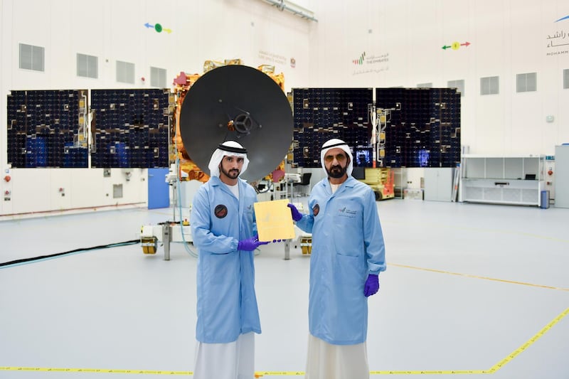 @HHShkMohd
, accompanied by 
@HamdanMohammed
, visits the 
@MBRSpaceCentre
 as the last external part of the Hope Probe is installed, which is signed by #UAE Rulers and Crown Princes. Wam