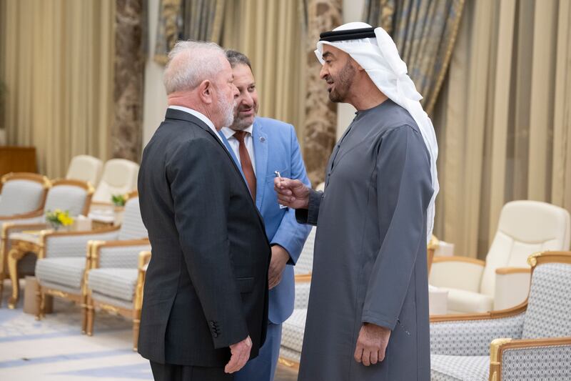 Sheikh Mohamed and Mr da Silva exchange words