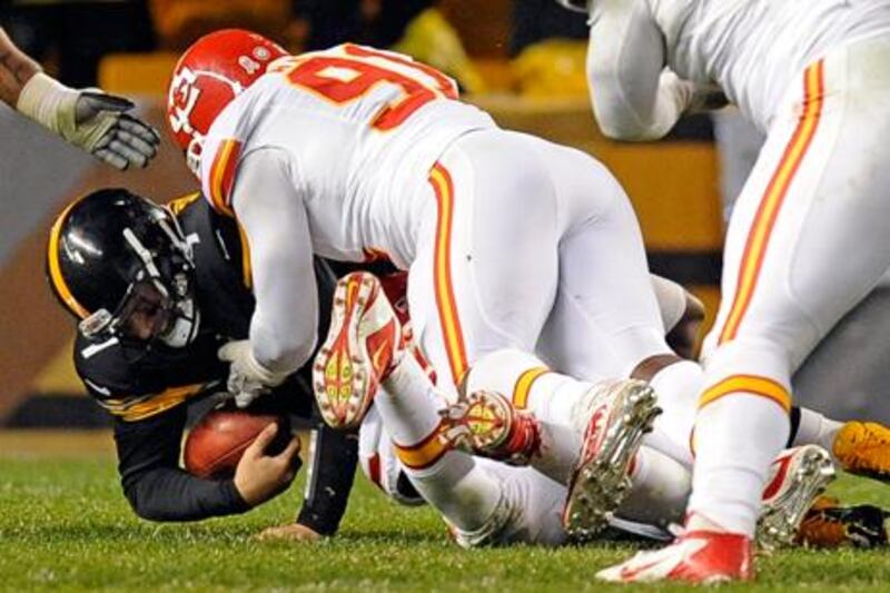 Pittsburgh Steelers' Ben Roethlisberger is sacked by Kansas City linebacker Tamba Hali