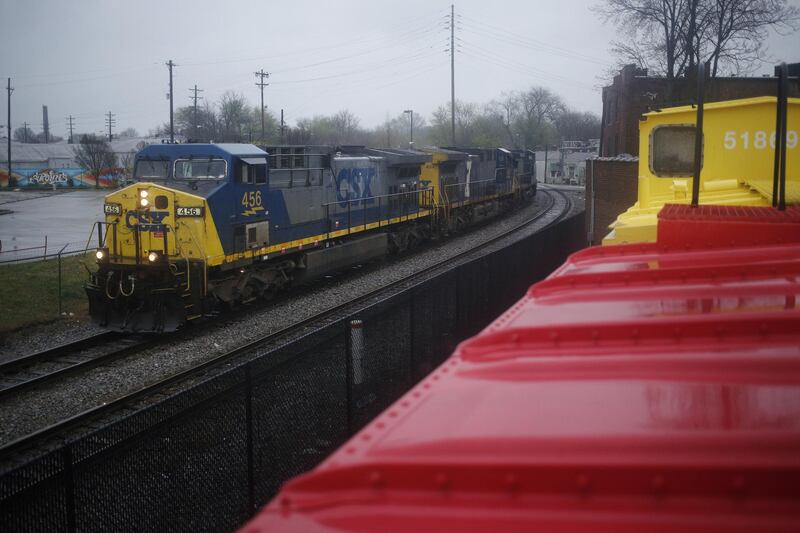 A CSX Transportation Inc. freight locomotive pulls a train through Louisville, Kentucky, U.S., on Sunday, April 15, 2018. CSX Corp. is scheduled to release earnings figures on April 17. Photographer: Luke Sharrett/Bloomberg