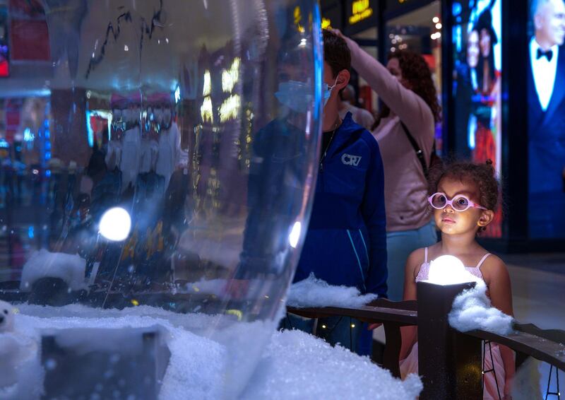 Abu Dhabi, United Arab Emirates, December 17, 2020.   The Festive Season Winter Wonderland display is now up at the lobby of the Abu Dhabi Mall to greet shoppers a Happy Holiday.
Victor Besa/The National
Section:  NA
For:  Standalone/Stock/Weather