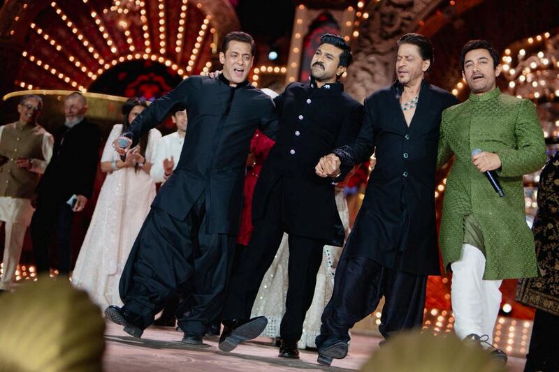 Actors Salman Khan, Ram Charan, Shah Rukh Khan and Aamir Khan perform. Photo: Reliance Industries