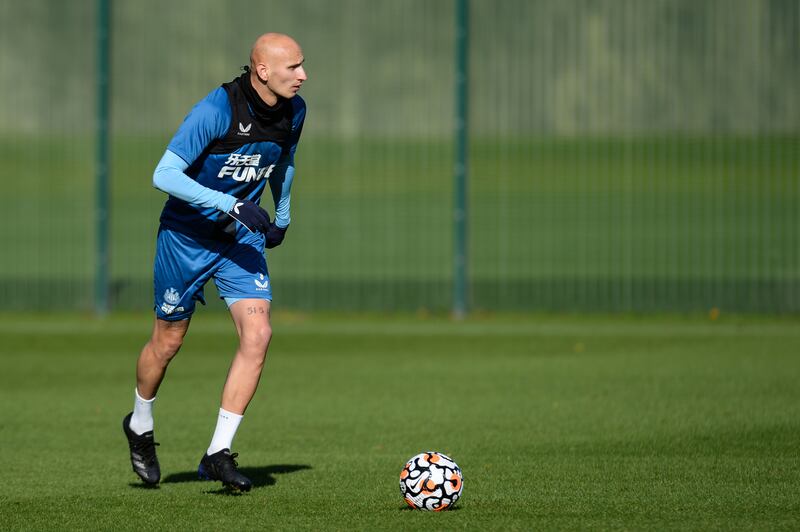 Jonjo Shelvey looks to pass the ball during the Newcastle United training session.