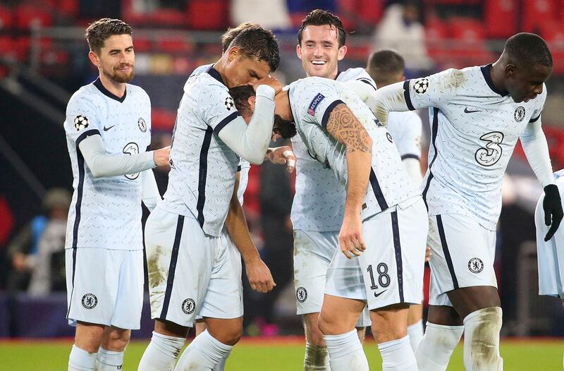 RENNES, FRANCE - NOVEMBER 24: Olivier Giroud of Chelsea celebrates his goal Thiago Silva, Jorginho, Ben Chilwell and teammates during the UEFA Champions League Group E stage match between Stade Rennais and Chelsea FC at Roazhon Park stadium on November 24, 2020 in Rennes, France. (Photo by John Berry/Getty Images)