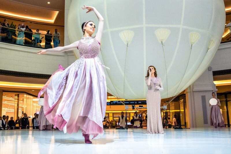 Visit Mall of the Emirates and enjoy a performance of The Flying Pearl as part of the DSF festivities.