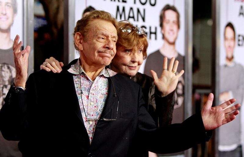 epa01668715 US actor Jerry Stiller and wife Anne Meara arrive for the LA film premiere of US director John Hamburg's film 'I Love You, Man' in Westwood, Los Angeles, California, USA, 17 March 2009. The movie tells the story of friendless Peter Klaven who goes on a series of man-dates to find a Best Man for his wedding.  EPA/NINA PROMMER *** Local Caption *** 01668715