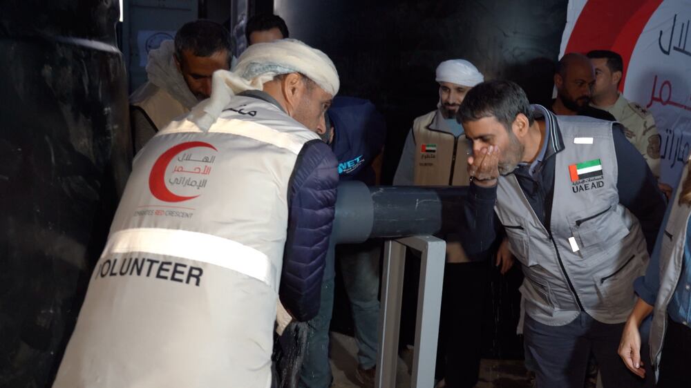 UAE's desalination plant at Rafah border to provide 1,200,000 gallons of clean water to Gazans