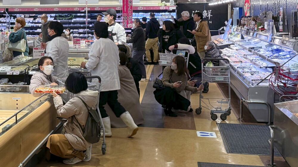 Witness recounts moment earthquake hits Japan