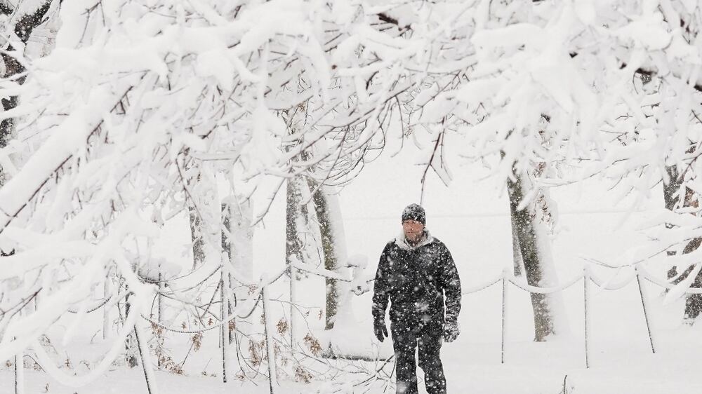 Snow piles up as winter storm hits eastern US