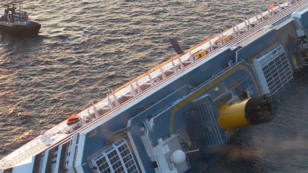 What happened in the 'Costa Concordia' luxury cruise ship crash?