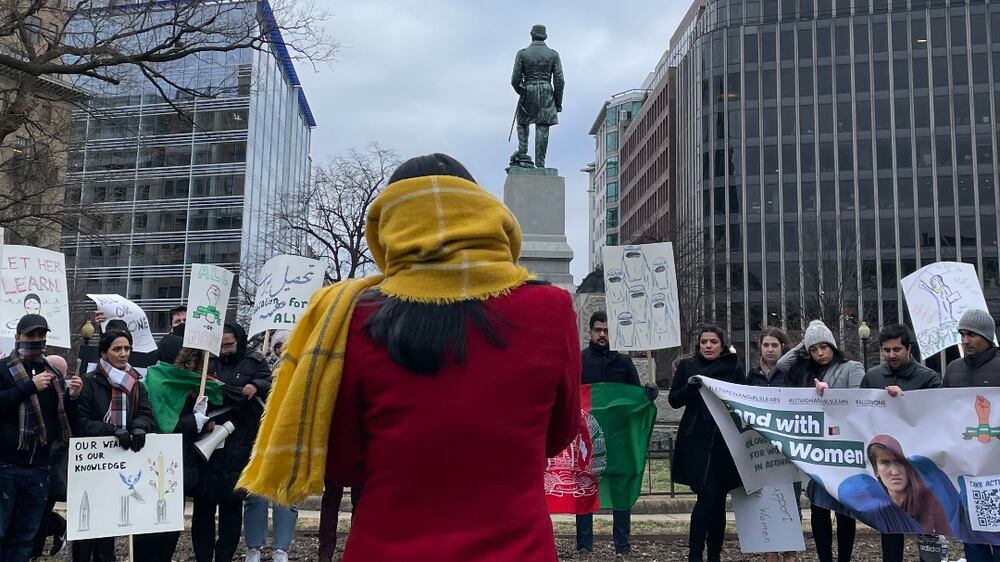 Afghan diaspora protest in US and call for lifting Taliban curbs on women's education