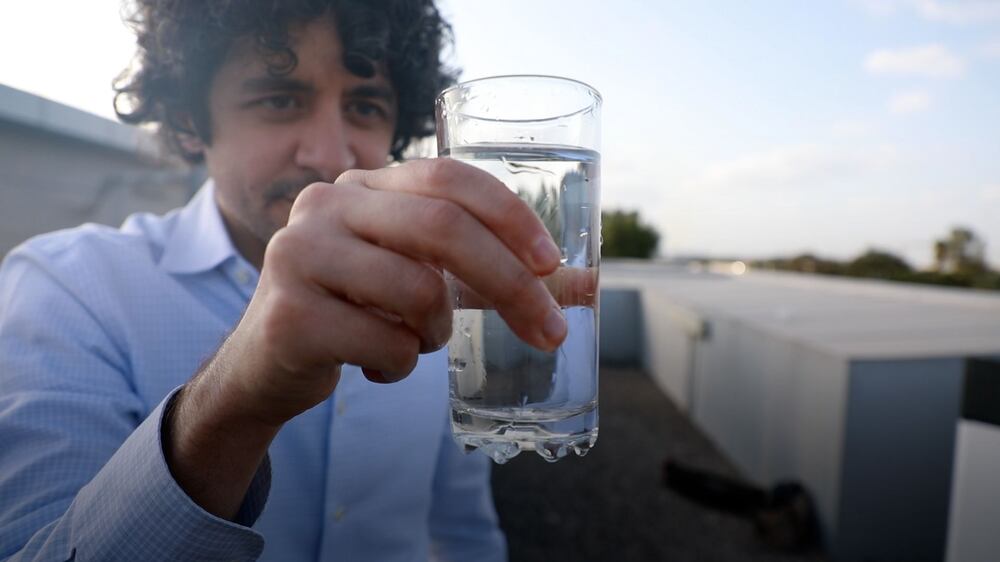Solar-powered device makes water from air in Abu Dhabi